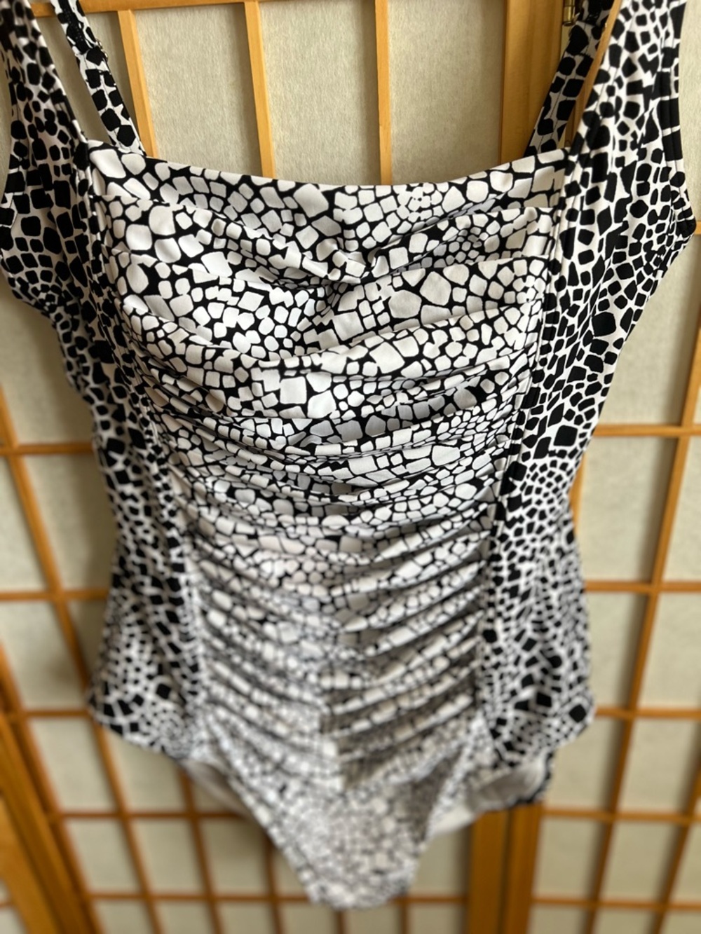 Calvin Klein Black White Ruched One Piece Swimsuit Size 14 Slimming - Picture 2 of 11